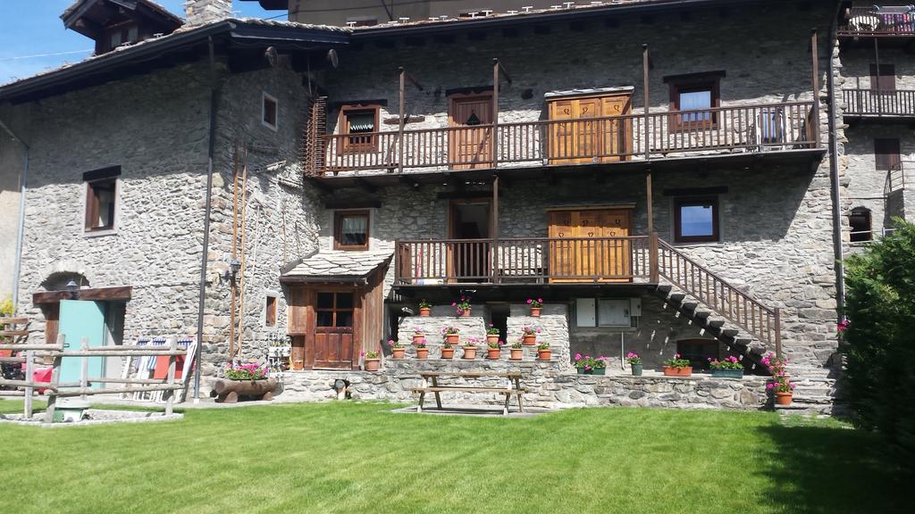 Appartamenti Da Clara La Thuile Luaran gambar