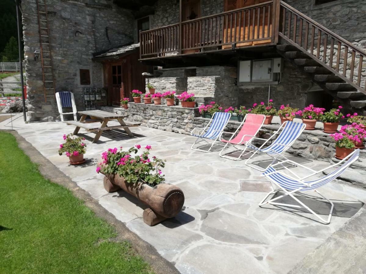 Appartamenti Da Clara La Thuile Luaran gambar