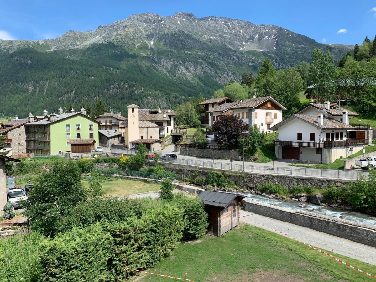 Appartamenti Da Clara La Thuile Luaran gambar